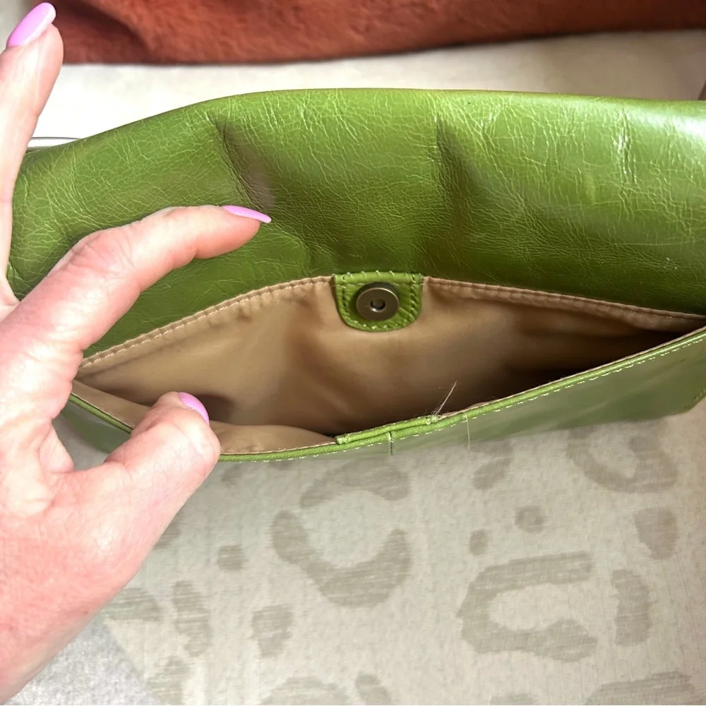 Aurielle Lime/Oyster Leather Crossbody Bag - Picture 4 of 12